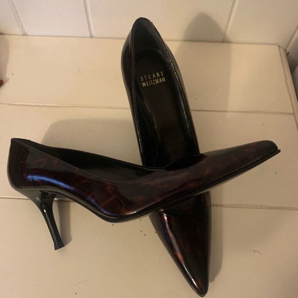 New Stuart Weitzman Tortoise Shell Patent Leather Pumps - Picture 8 of 9